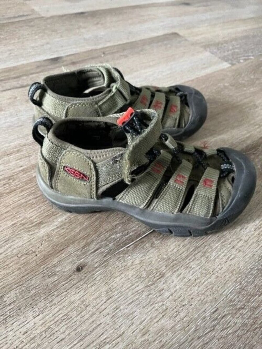 Keen Newport H2 Sandals Army Green Kids Size 13 Boys 31 EU Olive Washable Summer